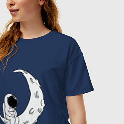 Футболка оверсайз женская Космонавт на Луне, цвет: тёмно-синий — фото 2