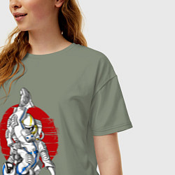 Футболка оверсайз женская Боевые искусства космонавтов, цвет: авокадо — фото 2