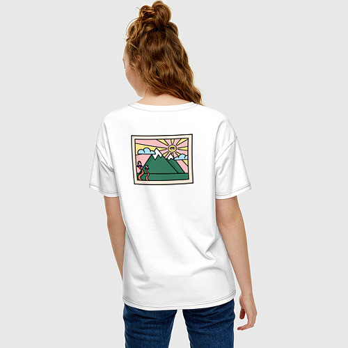 Женская футболка оверсайз Мультяшный пейзаж с солнцем и грибами / Белый – фото 4