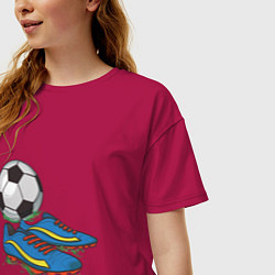 Футболка оверсайз женская Футбольные бутсы, цвет: маджента — фото 2