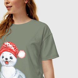 Футболка оверсайз женская Новогодний тюлень, цвет: авокадо — фото 2