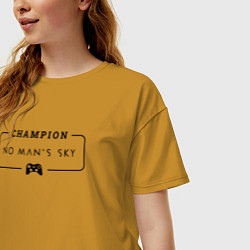 Футболка оверсайз женская No Mans Sky gaming champion: рамка с лого и джойст, цвет: горчичный — фото 2