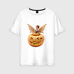 Женская футболка оверсайз Маленькая фея с крыльями на тыкве в хэллоуин