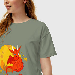 Футболка оверсайз женская Красный дракон на фоне луны, цвет: авокадо — фото 2