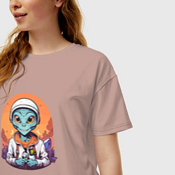 Футболка оверсайз женская Нашествие инопланетян, цвет: пыльно-розовый — фото 2