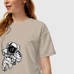 Футболка оверсайз женская Alone astronaut, цвет: миндальный — фото 2