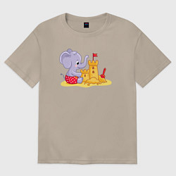 Футболка оверсайз женская Слонёнок строит замок из песка, цвет: миндальный