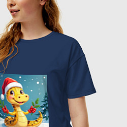 Футболка оверсайз женская Символ 2025 нового года змея в шаке Санты, цвет: тёмно-синий — фото 2