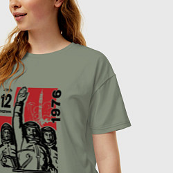 Футболка оверсайз женская День космонавтики - календарь, цвет: авокадо — фото 2