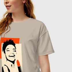 Футболка оверсайз женская Девушка с помадой в стиле поп-арт, цвет: миндальный — фото 2