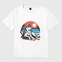 Футболка оверсайз женская Хаски отдыхает на пляже, цвет: белый