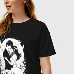 Футболка оверсайз женская Свадьба в стиле аниме, цвет: черный — фото 2