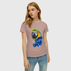 Футболка хлопковая женская Сине-золотой попугай ара, цвет: пыльно-розовый — фото 2
