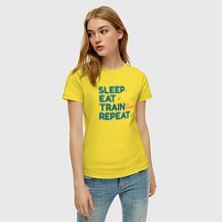 Футболка хлопковая женская Eat sleep train repeat - blue and red, цвет: желтый — фото 2