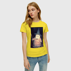 Футболка хлопковая женская Магический мяв кот-мем колдун, цвет: желтый — фото 2