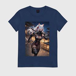 Футболка хлопковая женская Кошка-ниндзя с ножами бежит в ночи, цвет: тёмно-синий