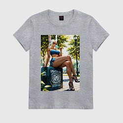Футболка хлопковая женская Мирко в парке кушает мороженное, цвет: меланж