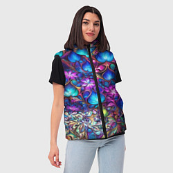 Женский жилет Абстракция синие листья и фиолетовый цветы, цвет: 3D-красный — фото 2