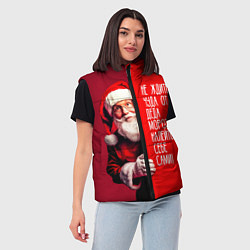 Женский жилет Дед Мороз - не ждите чуда, цвет: 3D-черный — фото 2