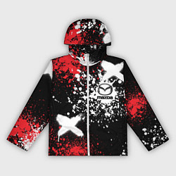 Женская ветровка Мазда на фоне граффити и брызг красок