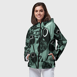 Ветровка с капюшоном женская Игра в кальмара маска ведущего и стражников, цвет: 3D-черный — фото 2